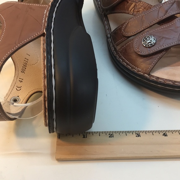 NWOT Finn Comfort Brown Leather Sandals with Velcro Straps Size 10 - Picture 9 of 16
